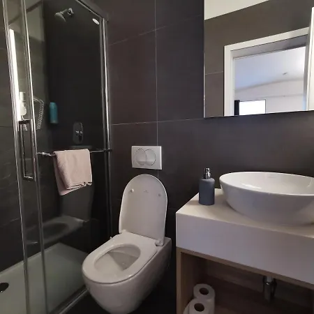 Cha Cha Konukevi Ljubljana